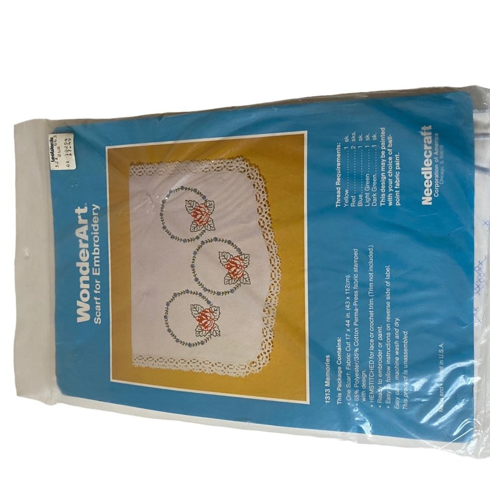 WonderArt scarf only embroidery kit 1313 Memories table decor grannycore 17x44